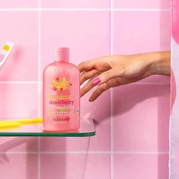 Bubble T Banana & Strawberry Smoothie Body Wash (500ml) - Image 3