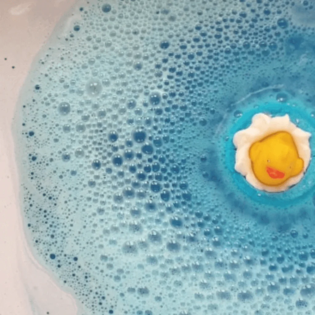 Bomb Cosmetics Pool Party Bath Blaster - Image 2