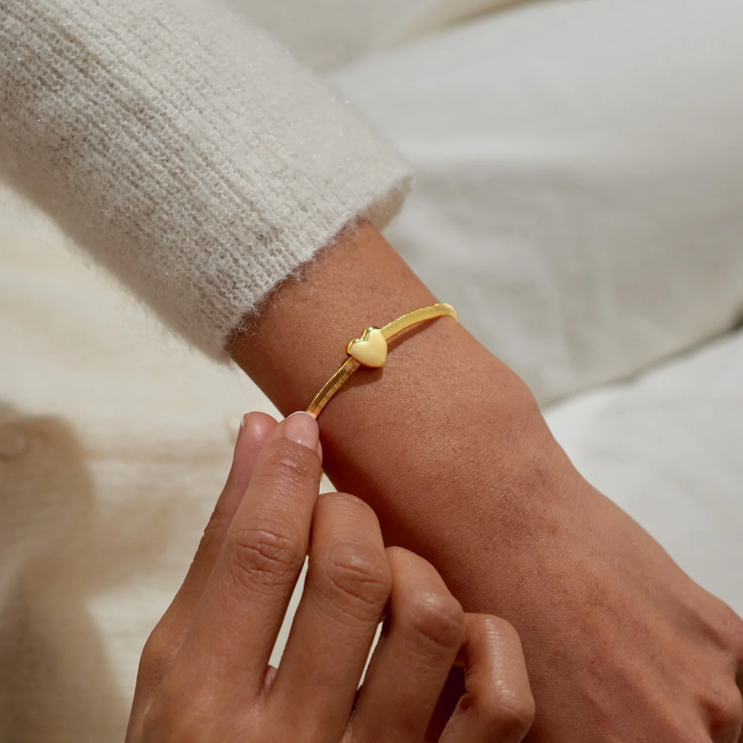 Joma Jewellery - Bracelet Bar Heart Snake Chain Bracelet - Image 3