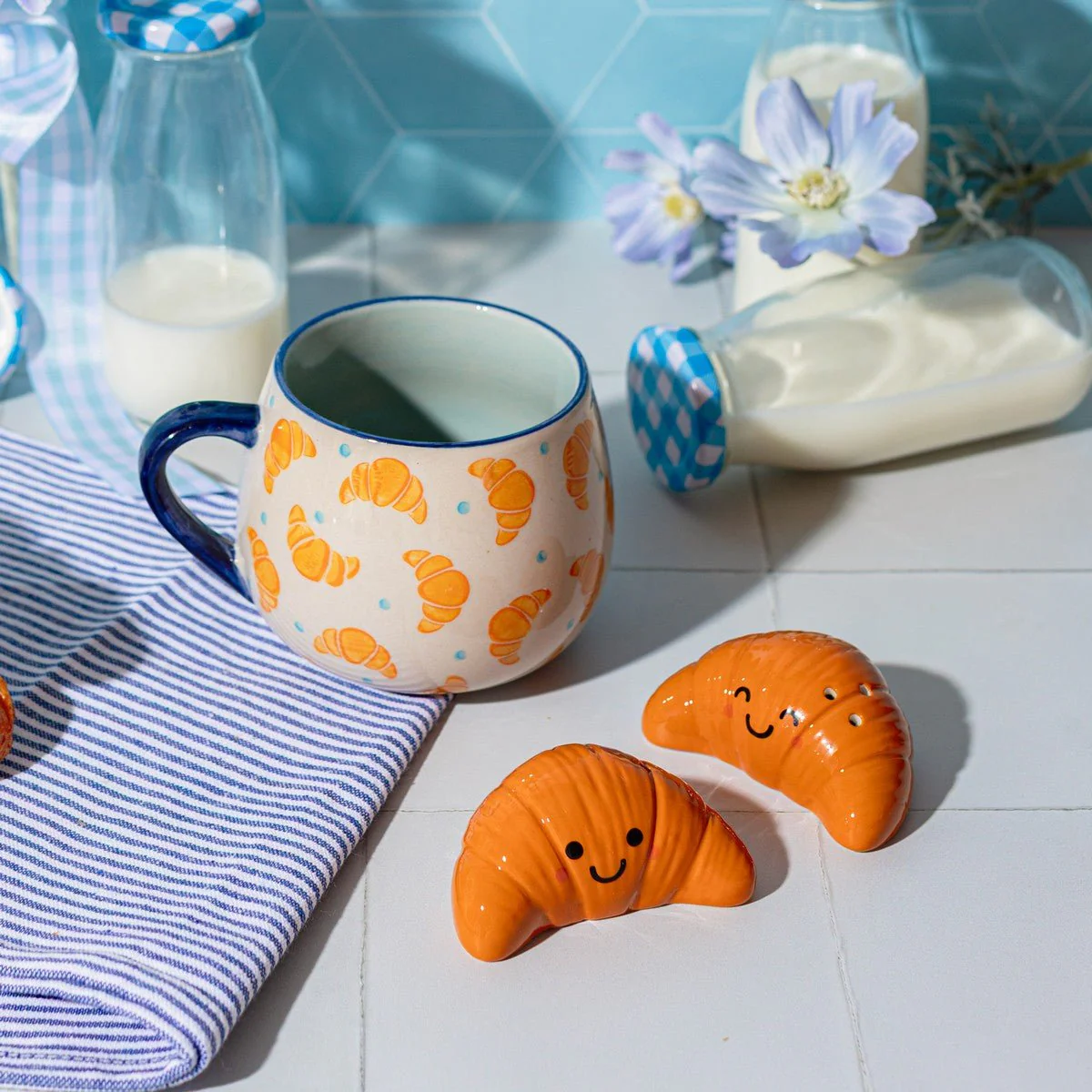 Sass & Belle Croissant Salt & Pepper Shakers - Image 3